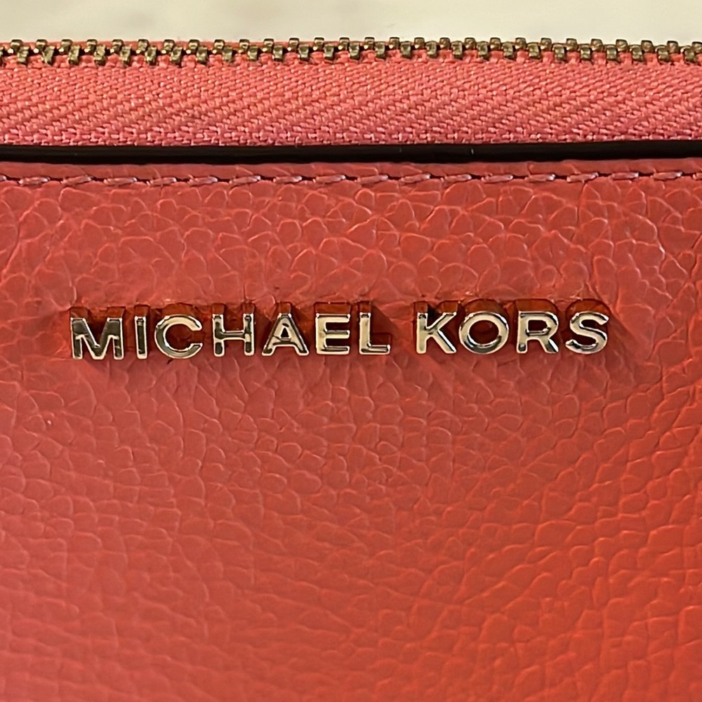 Michael Kors Coral Wallet - Picture 4 of 9